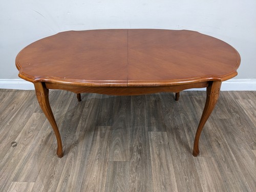 Dining table walnut - walnut, scalloped